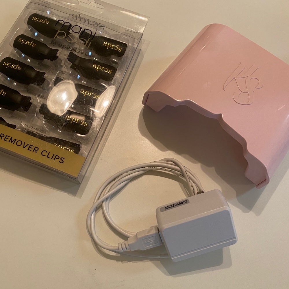 Kiara Sky Beyond Home LED Lamp and Aprés gel nail remover clips